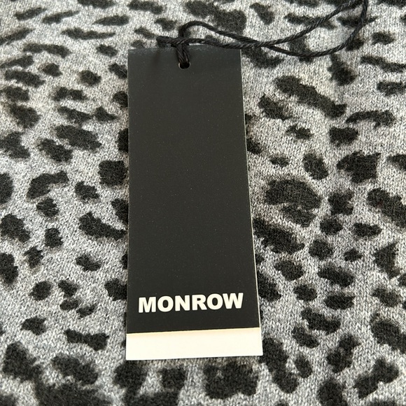*GREY/BLACK* NWT, Monrow, Women’s, leopard mock neck lightweight sweater - Picture 6 of 6